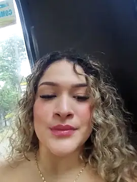 Sara smiiith211 online show from 05/24/26, 10:42