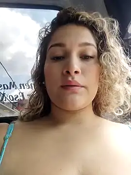 Sara smiiith211 online show from 02/12/25, 04:44