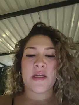 Sara smiiith211 online show from 05/27/26, 01:57