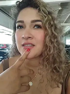 Sara smiiith211 online show from 03/15/26, 04:14