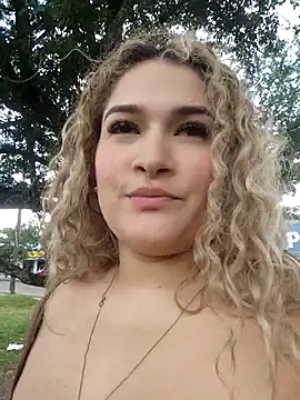 Sara smiiith211 online show from 01/09/26, 06:59