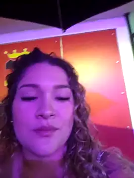 Sara smiiith211 online show from 10/04/25, 02:24