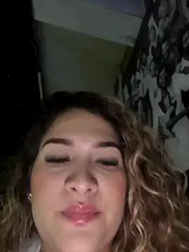 Sara smiiith211 online show from 10/26/25, 02:01