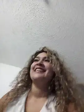 Sara smiiith211 online show from 05/19/26, 01:56