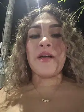 Sara smiiith211 online show from 05/16/26, 11:59