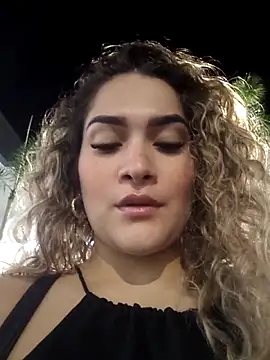 Sara smiiith211 online show from 10/09/25, 12:33