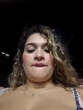 Sara smiiith211 online show from 10/27/25, 11:38