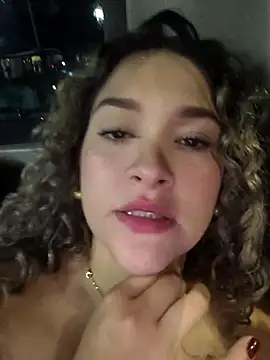 Sara smiiith211 online show from 05/02/26, 11:54