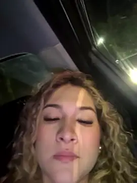 Sara smiiith211 online show from 01/14/26, 12:25