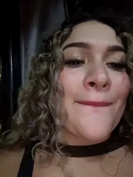 Sara smiiith211 online show from 05/09/26, 11:41