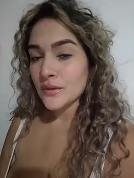 Sara smiiith211 online show from 03/08/26, 02:59