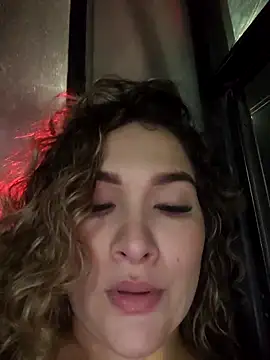 Sara smiiith211 online show from 10/22/25, 12:54