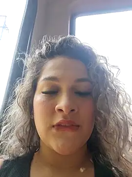 Sara smiiith211 online show from 02/11/26, 03:34