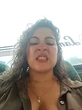 Sara smiiith211 online show from 11/27/25, 07:03