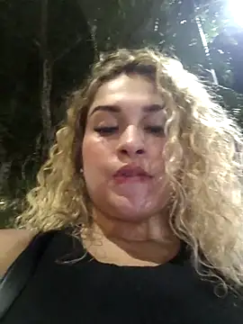 Sara smiiith211 online show from 12/20/25, 12:13