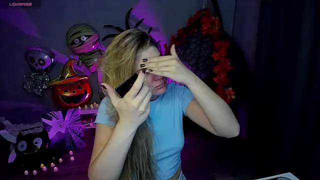 lily williamss online show from 10/14/25, 12:44