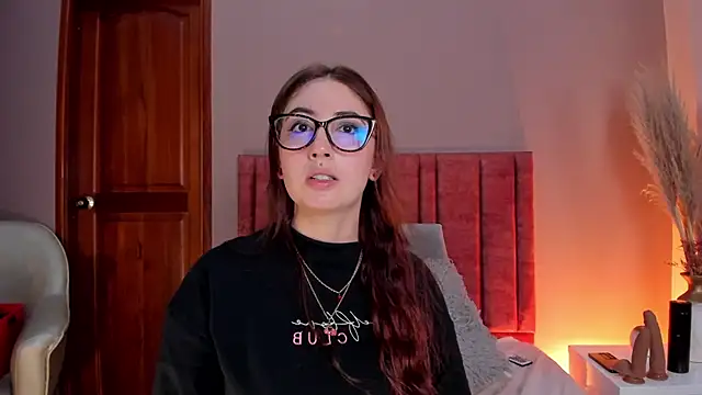 Emilywatsonn online show from 11/15/25, 12:25