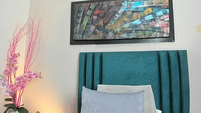 Emilywatsonn online show from 12/04/25, 12:31