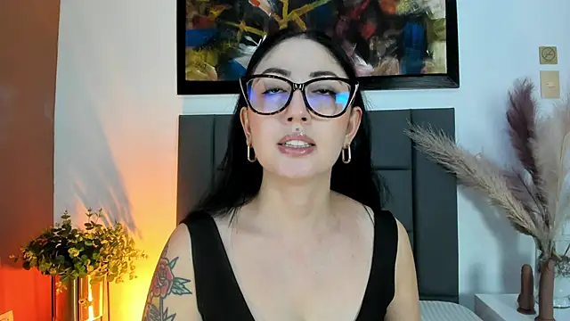 Emilywatsonn online show from 03/25/26, 12:11