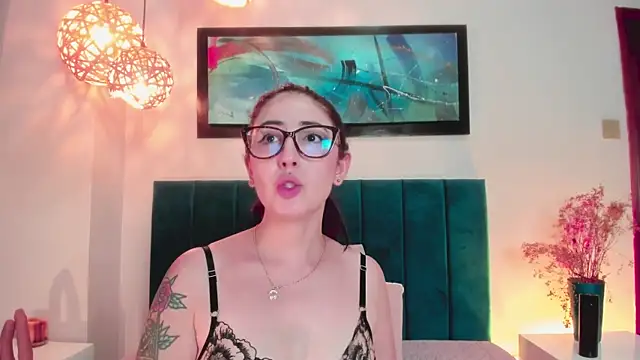 Emilywatsonn online show from 11/15/25, 08:13