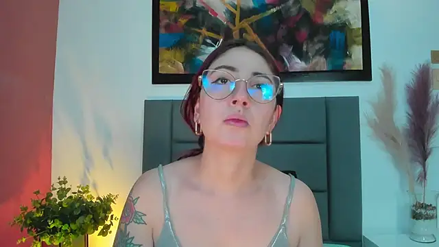 Snapshot of Emilywatsonn chatting on 09/14/25, 02:17 Emilywatsonn online show from 09/14/25, 02:17