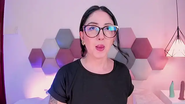 Emilywatsonn online show from 03/06/26, 12:27