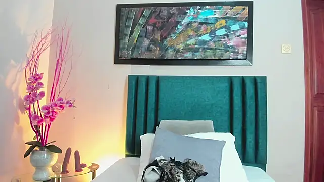 Emilywatsonn online show from 11/30/25, 02:07