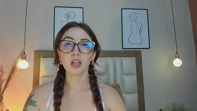 Emilywatsonn online show from 11/20/25, 12:33