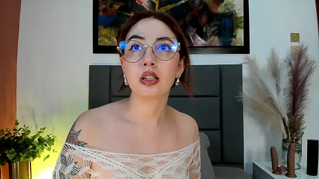 Emilywatsonn online show from 10/23/25, 12:42