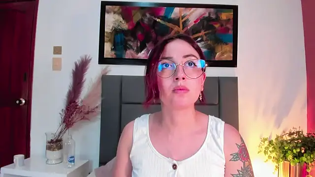 Snapshot of Emilywatsonn chatting on 03/14/25, 06:32 Emilywatsonn online show from 03/14/25, 06:32