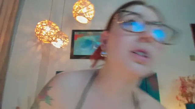 Emilywatsonn online show from 11/07/25, 12:26