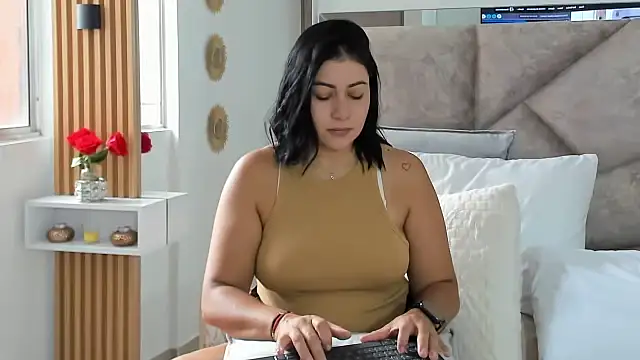 EmilyPeytonn online show from 10/12/25, 01:23