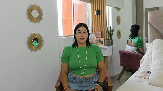 EmilyPeytonn online show from 11/22/25, 01:10