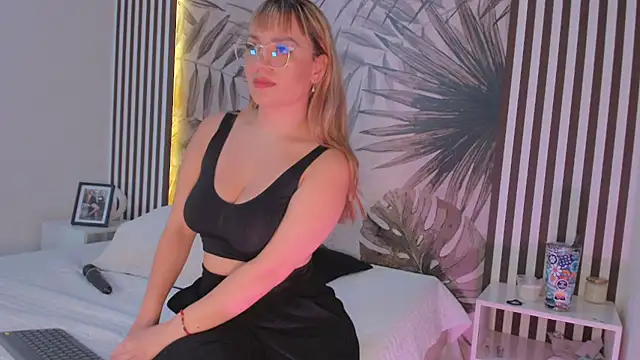 Samaantha-White online show from 10/20/25, 11:55