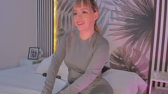 Samaantha-White online show from 10/14/25, 11:33