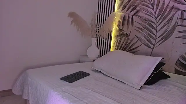 Samaantha-White online show from 11/14/25, 11:47