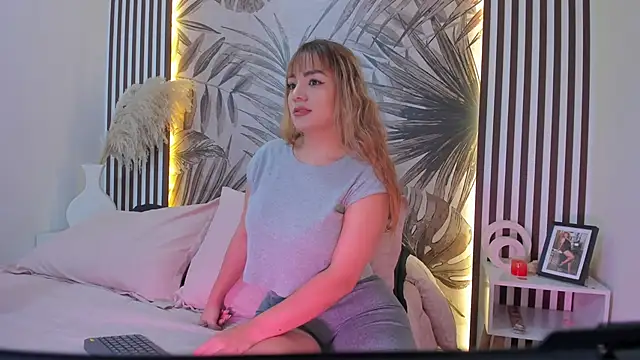 Samaantha-White online show from 02/16/26, 11:42