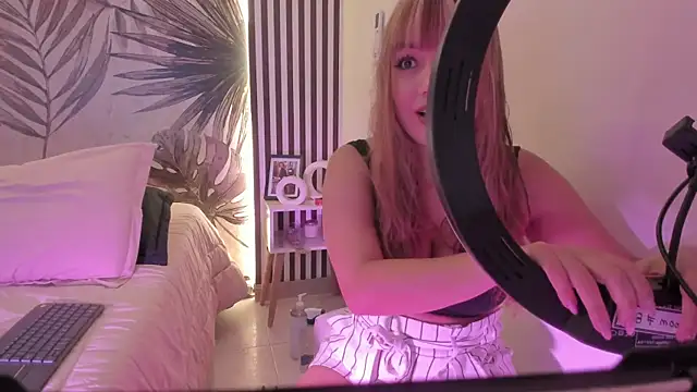 Samaantha-White online show from 04/10/26, 11:28