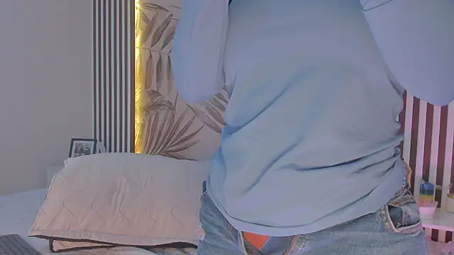 Samaantha-White online show from 10/21/25, 11:42