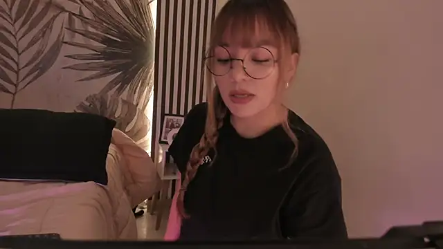 Samaantha-White online show from 03/30/26, 11:44