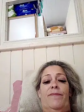 marcialoira online show from 11/08/25, 03:15