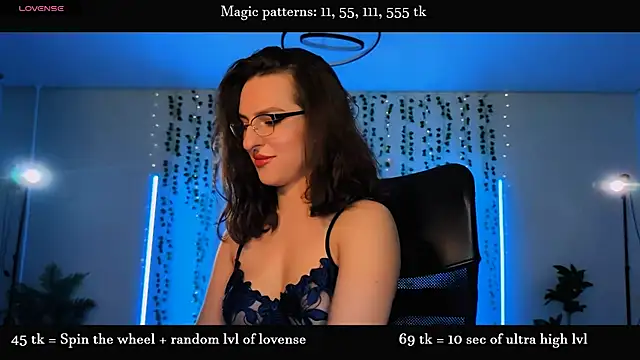Snapshot of Alicia_x_art chatting on 07/03/26, 10:05 Alicia x art online show from 07/03/26, 10:05