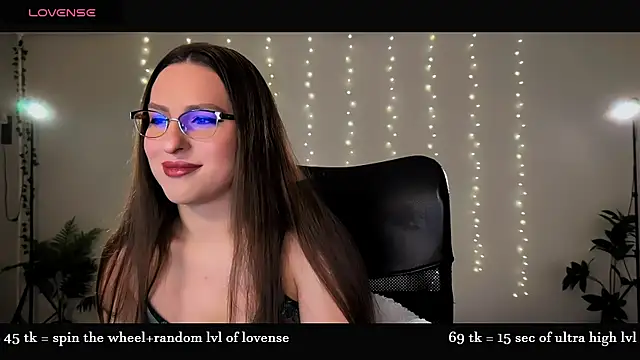 Alicia x art online show from 03/27/26, 08:10