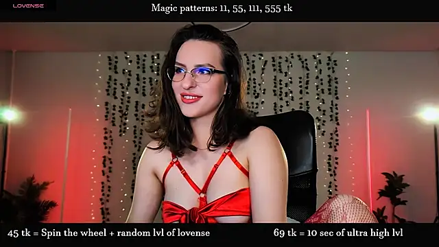 Snapshot of Alicia_x_art chatting on 07/10/26, 06:41 Alicia x art online show from 07/10/26, 06:41