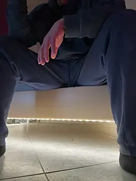 Snapshot of Bennyben8604 chatting on 12/08/24, 10:57 Bennyben8604 online show from 12/08/24, 10:57