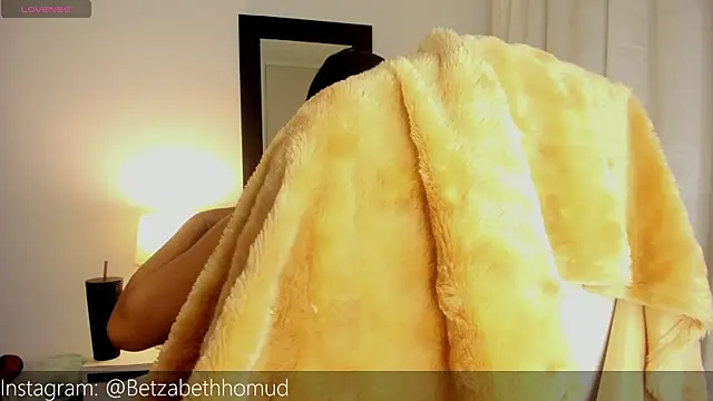 BetzabethHomud0 online show from 11/11/25, 10:37