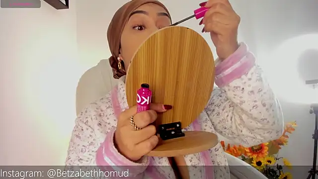 BetzabethHomud0 online show from 04/09/26, 10:49