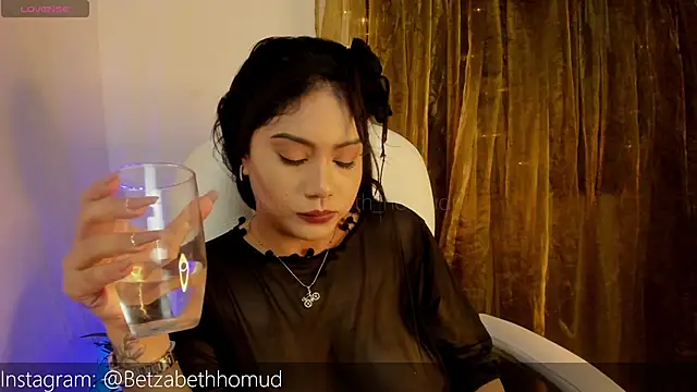 Snapshot of BetzabethHomud0 chatting on 02/08/25, 10:29 BetzabethHomud0 online show from 02/08/25, 10:29