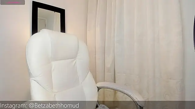 BetzabethHomud0 online show from 10/24/25, 06:45