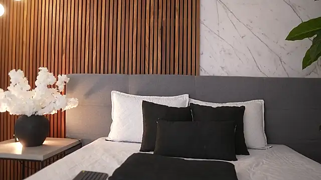 Amelia Rouse online show from 11/11/25, 09:20